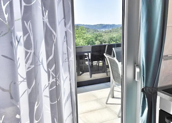 Sa Pogledom Na 풀라