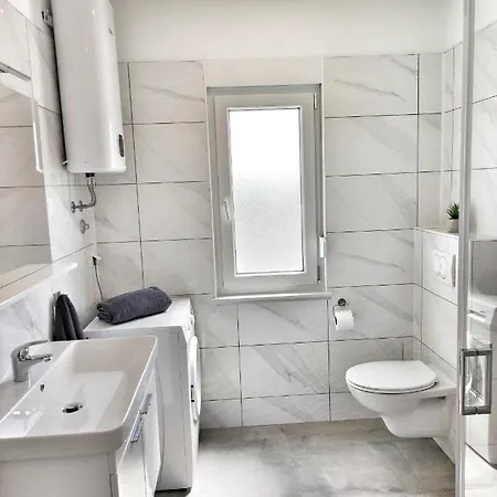 Apartment Sa Pogledom Na Pula