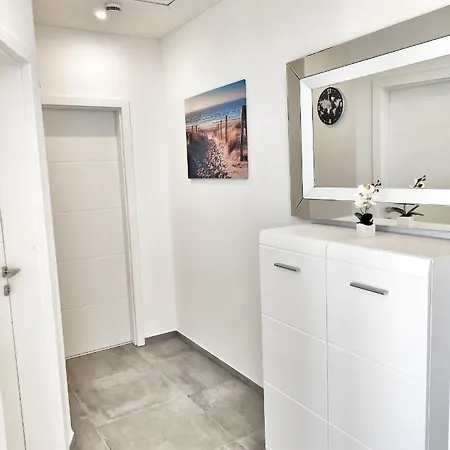 Apartment Sa Pogledom Na *