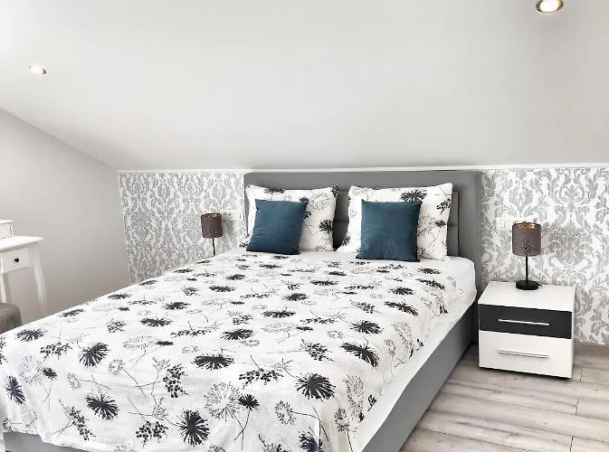 Apartman Sa Pogledom Na Pula